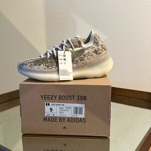 Yeezy boots 380 *NEW*